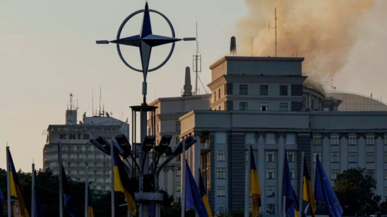 Russia strikes Ukraine government building in unprecedented attack