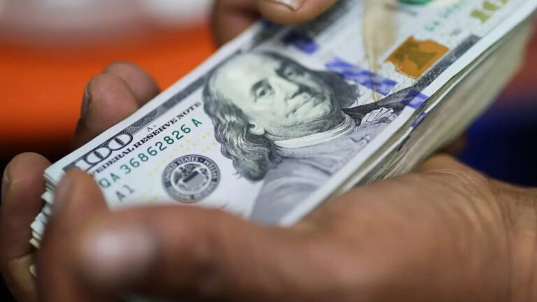 Dollar Falls to Lowest Level in 15 Months After Trump Praises Lula