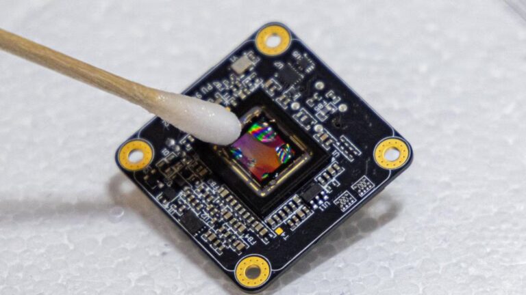 Scientists Create Grape-Sized Brain Microscope for Mice