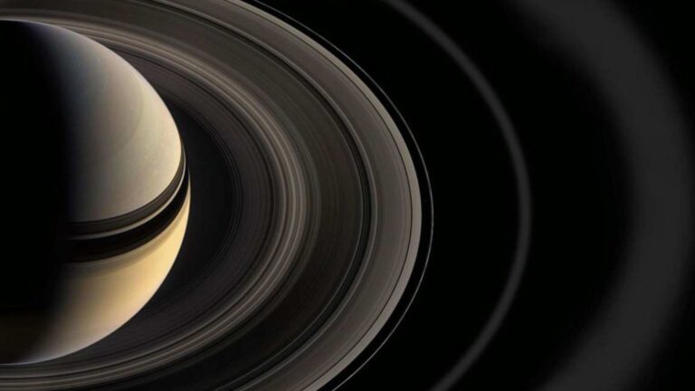 Webb Telescope Uncovers Mysterious Bead Structures in Saturn’s Atmosphere