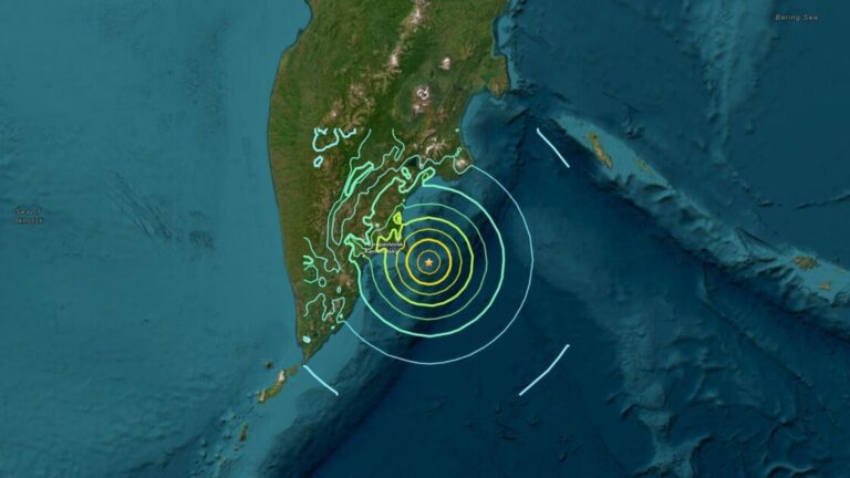 7.4 Earthquake Hits Kamchatka and Triggers Tsunami Warning
