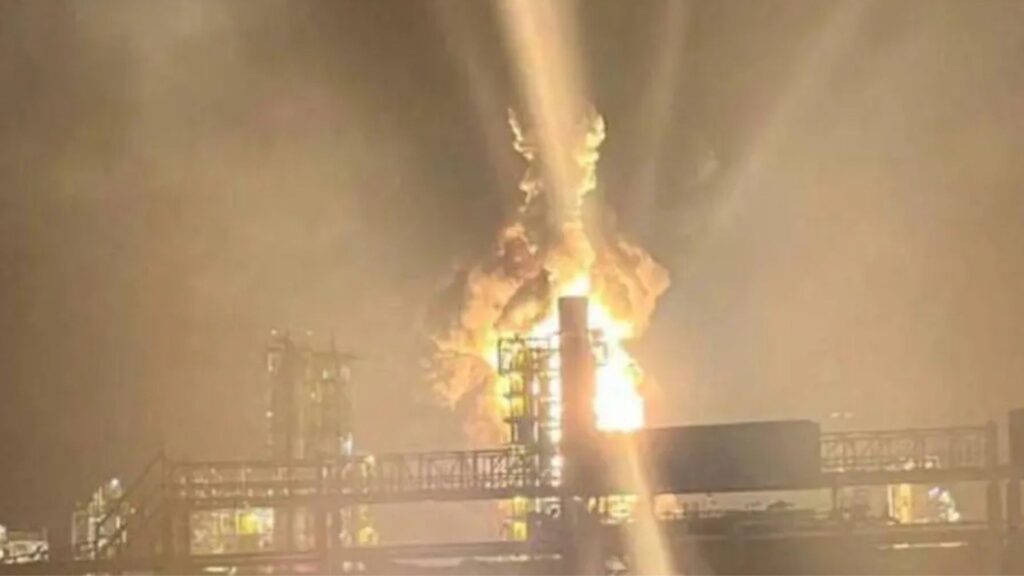 Imagem-33-1-1024x576 Ukrainian Drones Ignite Fire at Major Russian Oil Refinery