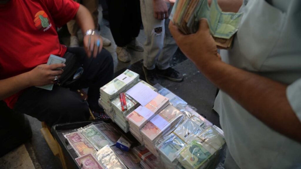 Imagem-36-4-1024x576 Iran's Currency Hits Record Low as UN Sanctions Return