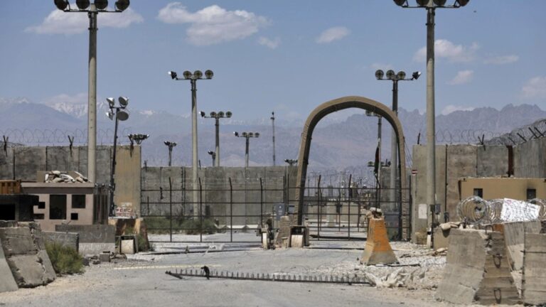 Trump Threatens Afghanistan Over Return to Bagram Air Base