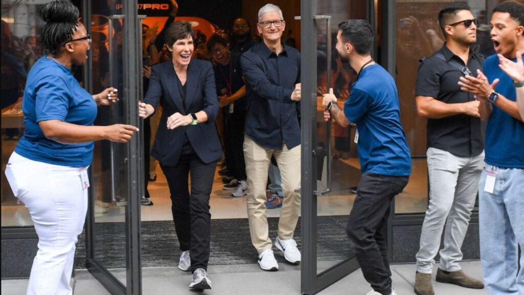 Imagem-83-2-1024x576 Cook Opens Apple’s First Detroit Store as iPhone 17 Launches